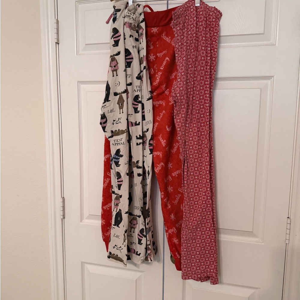 Chic Women's Red and Cream Pajama Set